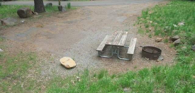 Campsite B25- Hyatt Lake