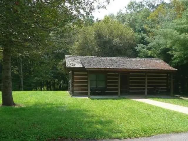Loop SFC · Site 01 at Stony Fork Cabin