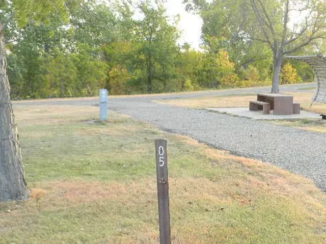 Lower Loop Sites 1-12 singles · Site 05 at Left Tailrace