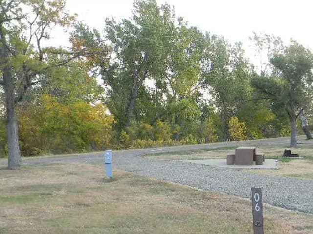 Lower Loop Sites 1-12 singles · Site 06 at Left Tailrace