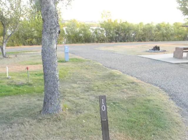 Lower Loop Sites 1-12 singles · Site 10 at Left Tailrace