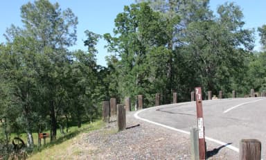 Manzanita Sites 70-93 · Site 077 at Tuttletown Recreation Area