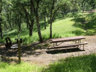Manzanita Sites 70-93 · Site 082 at Tuttletown Recreation Area