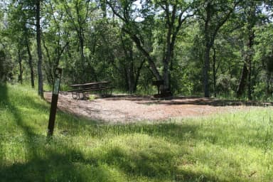 Manzanita Sites 70-93 · Site 084 at Tuttletown Recreation Area
