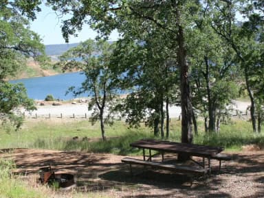 Manzanita Sites 94-125 · Site 098 at Tuttletown Recreation Area