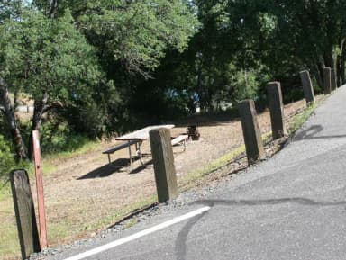 Manzanita Sites 94-125 · Site 099 at Tuttletown Recreation Area