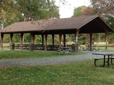 Fort Hunt Park picnic pavilion