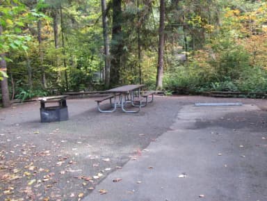 Medium tent area with smaller parking spur