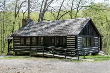 Camp Misty Mount Lodge 42