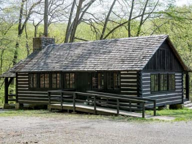 Camp Misty Mount Lodge 42