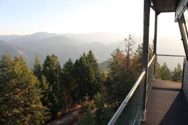Thompson Peak Lookout view.