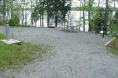 POOLE KNOBS - LAKEFRONT CAMPSITE