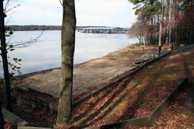 WHITTEN PARK BEACH