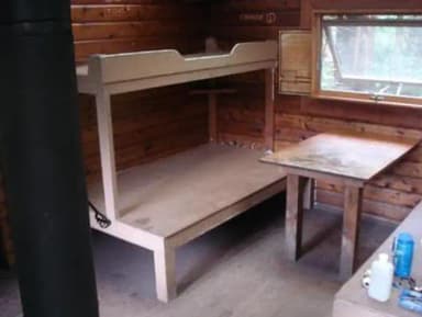 WILSON NARROWS CABIN Bunks