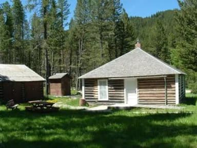 MOOSE CREEK CABIN