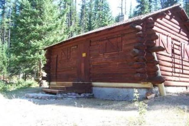 SILVERTIP CABIN