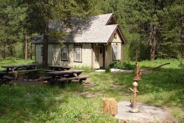 ANTLERS GUARD STATION CABIN