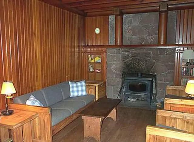 CLACKAMAS LAKE HISTORIC CABIN