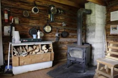 WEST FORK CABIN (S OF ENNIS)