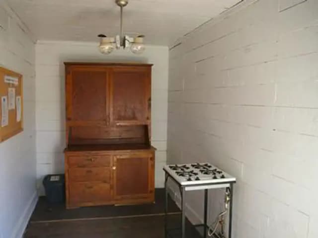 MCCAIN CABIN