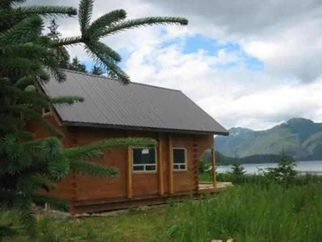 KENNEL CREEK CABIN (AK)3