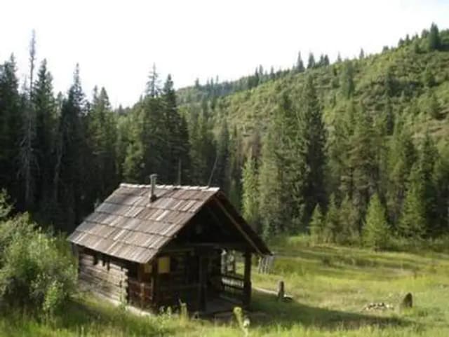 LIZ CREEK CABIN