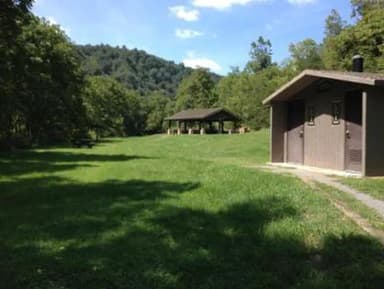 RAVEN CLIFF PICNIC SHELTER