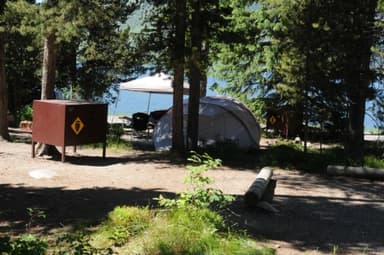 Small trailer at Lizard Creek