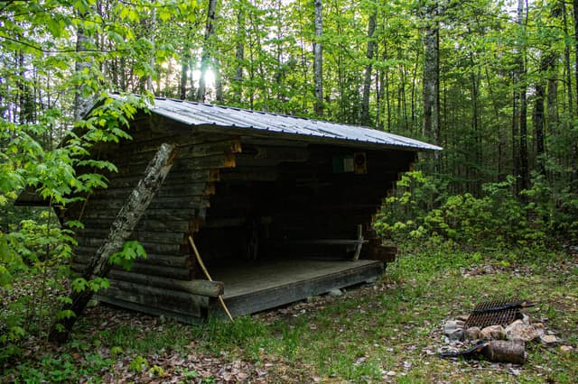 Grand Pitch Lean-to