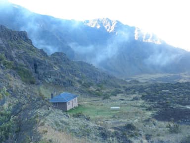 Hōlua Wilderness Cabin